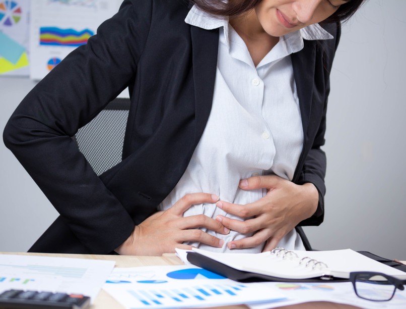 epekő tünet jobb bordaív fájdalom májbetegség crohn-betegség
