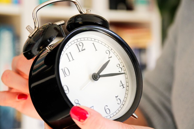 Tekergetni vagy megszüntetni? Ezért nem dőlt még el az óraátállítás sorsa