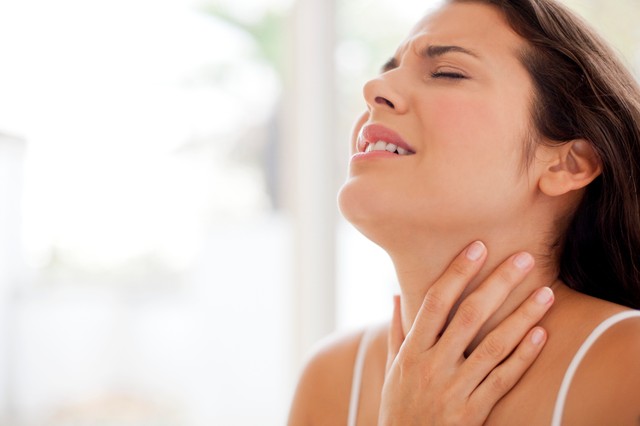 Orvos figyelmeztet: enyhe covid és torokkaparás mellett is lehet mandulagyulladása