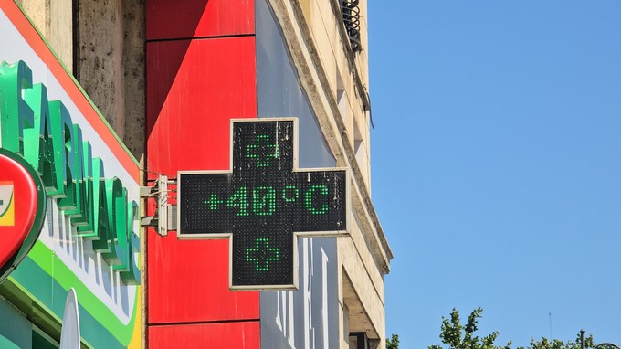 Tovább tart a pokoli hőség! Most érkezett: az országos tisztifőorvos ezért hosszabbította meg a harmadfokú hőségriasztást című cikk nyitóképe