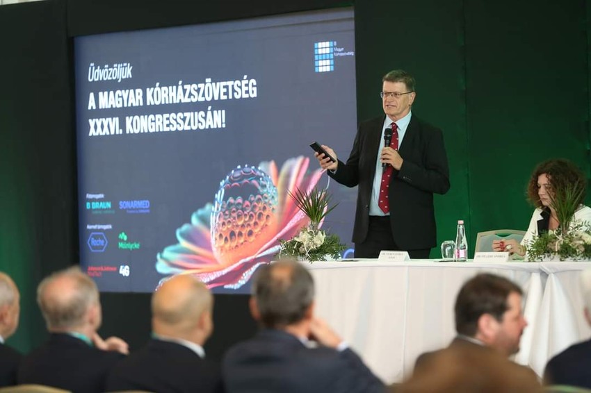A magyar kórházak kihívásairól szóló állásfoglalást adott ki Magyar Kórházsszövetség XXXVI. kongresszusán. Képünkön Velkey György, a Magyar Kórházszövetség elnöke.