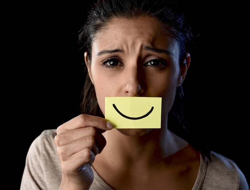 depresszió, rejtett tünet, mosoly