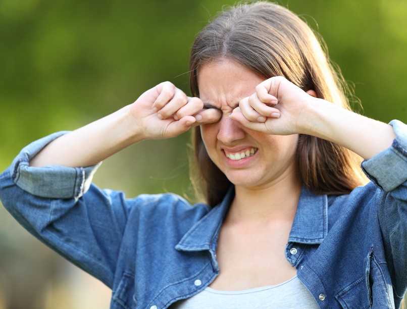 szemviszketés oka, fertőzés, allergia, kezelés