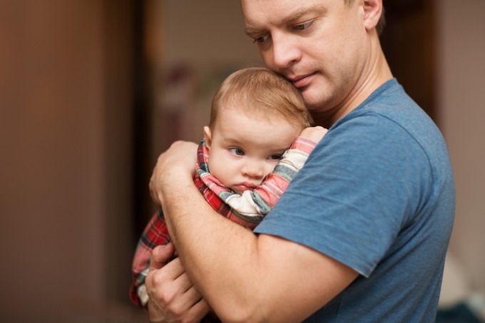 Szülés utáni depresszió: a férfiakat is érinti, így vehetjük észre! című cikk nyitóképe