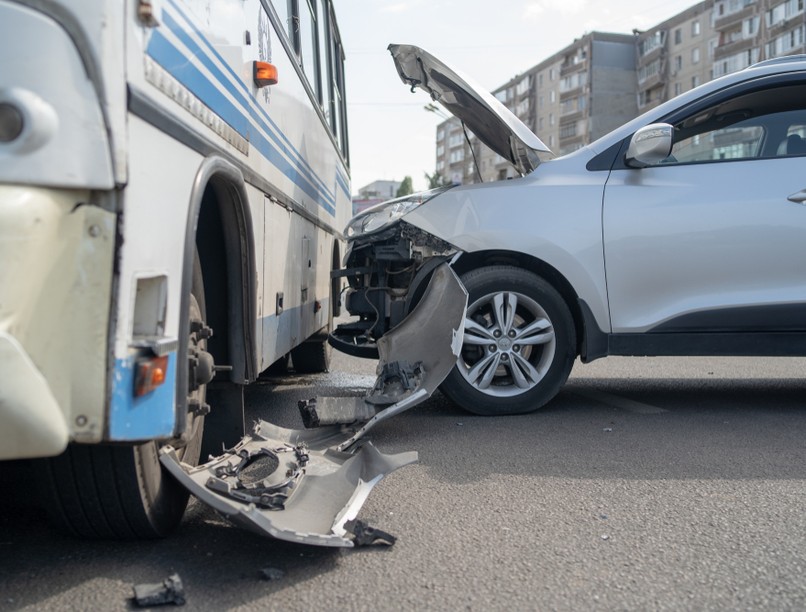 halálos baleset mikrobusz békés gyerekek diákok sürgősségi