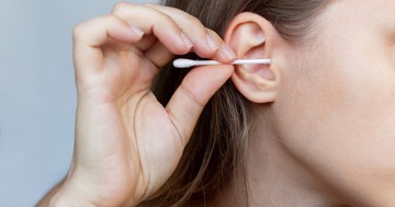  Bajt jelezhet az, ha ilyen a fülzsír színe és szaga 