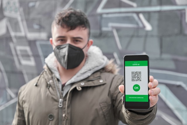 Oltási igazolás nélkül nem tömegközlekedhetnek és postára, bankba sem mehetnek az olaszok