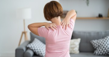 Hátfájás: ilyen esetekben tüdőrákra hívhatja fel a figyelmet