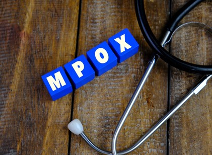 Két kutatót őrizetbe vettek, mert megpróbáltak Afrikából mpox- vírust bejuttatni az USA-ba című cikk nyitóképe