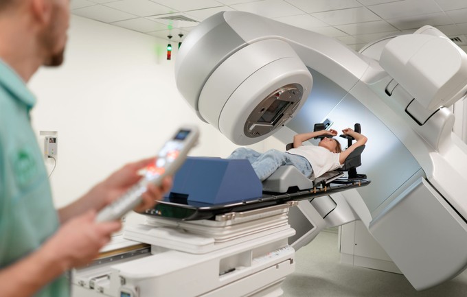 Amikor a sugárkezelés nemcsak a daganatot érinti – ilyen mellékhatásokra számíthat című cikk nyitóképe