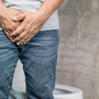 Akadozó, szakaszos vizelés: a rák tünete vagy "csak" prosztatagyulladás? című cikk nyitóképe