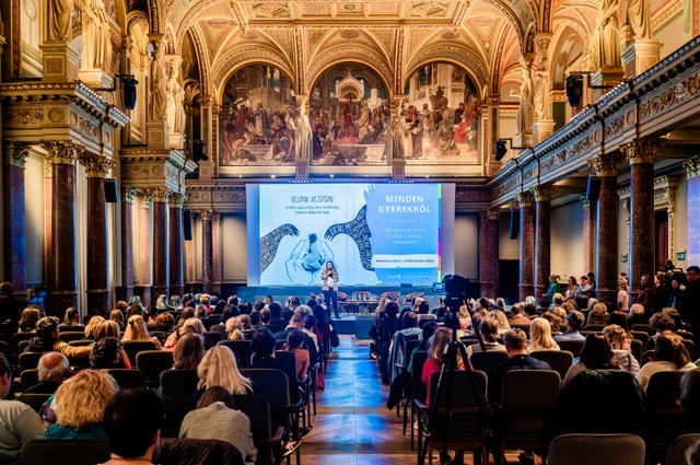 „Ez most a mi gyerekkorunk” – megható üzenet az UNICEF konferenciáján