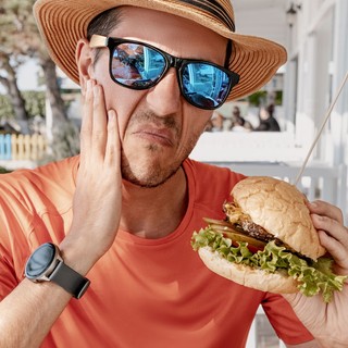 Miért fájhat a fog, ha ráharapunk? 5 gyakori ok a kellemetlen panasz mögött című cikk nyitóképe