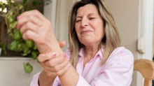 Kézproblémák a változókorban: sok nő nem is tudja, hogy hormonális ok áll a háttérben című cikk nyitóképe