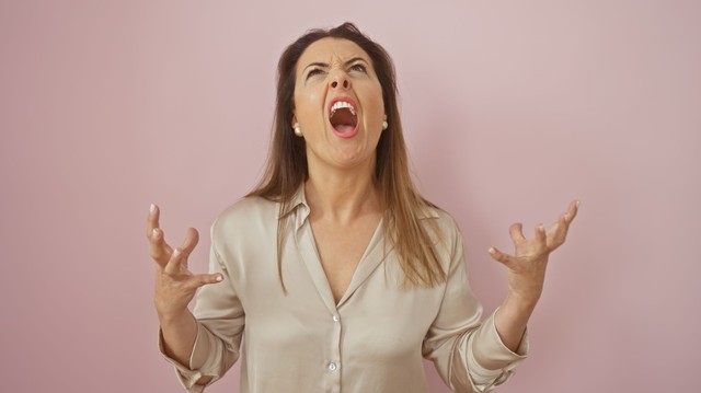 Pillangóölelés, néma kiáltás, tudatos séta – módszerek, melyekkel percek alatt csillapíthatja a stresszt 