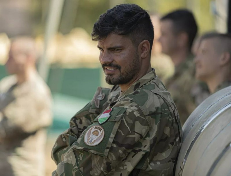 Gyász! Elhunyt az ejtőernyős gyakorlatozás közben megsérült magyar katona