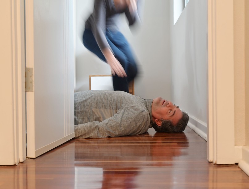 ájulás, szívleállás, segítségnyújtás, újraélesztés tünet