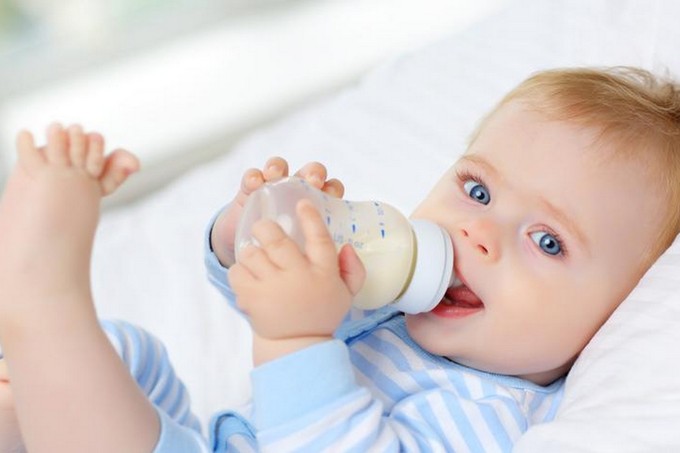 Valóban okozhat szervkárosodást, ha a babatápszert túlhigítom? Az orvos válaszol című cikk nyitóképe