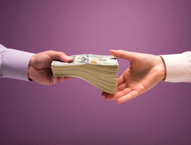 GettyImages-pénz,adomány, adománygyűjtés