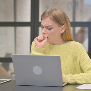 Szamárköhögés felnőtteknél: így ismerheti fel című cikk nyitóképe