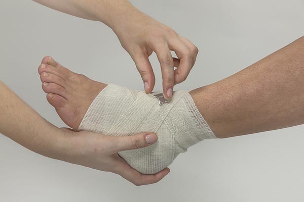 A sebgyógyulás legfontosabb elemei a seb tisztán tartása, a kötéscsere, a fertőtlenítés