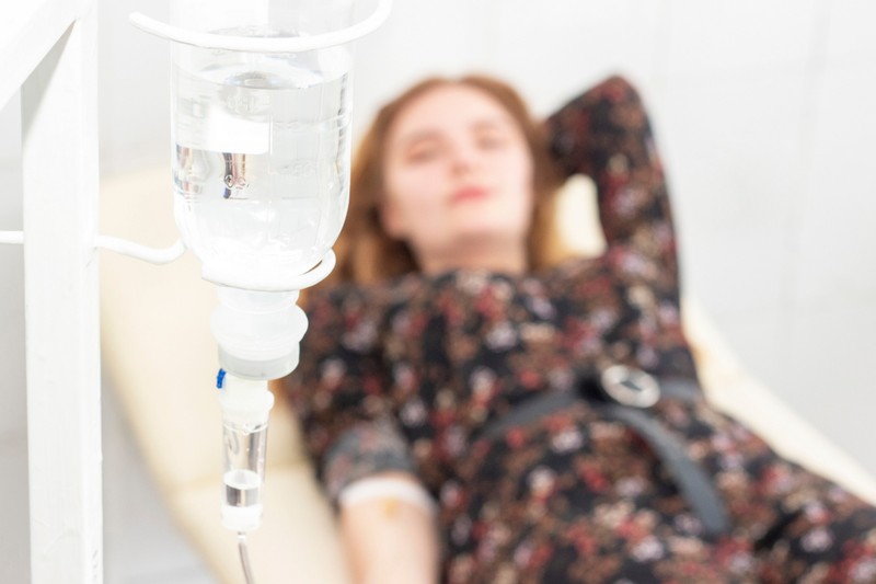 Luxusnak tűnik, mégis veszélyes lehet: a vitamininfúzió árnyoldala