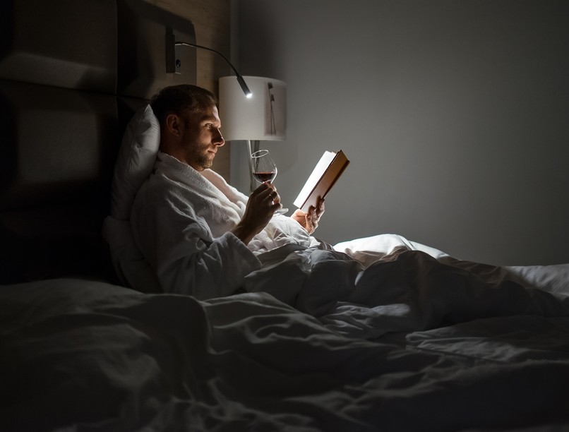 Bor, TV-zaj, bárányszámolgatás: tévhitek az elalvásról GettyImages-1444460488