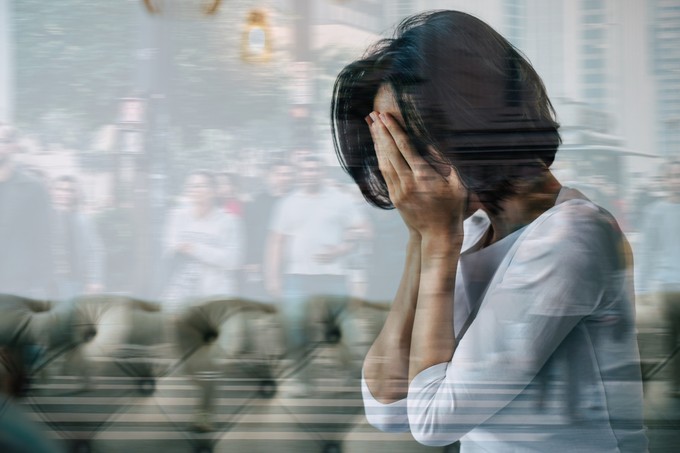 Amikor a társas helyzetek bénítóvá válnak – a szociális szorongás jelei című cikk nyitóképe