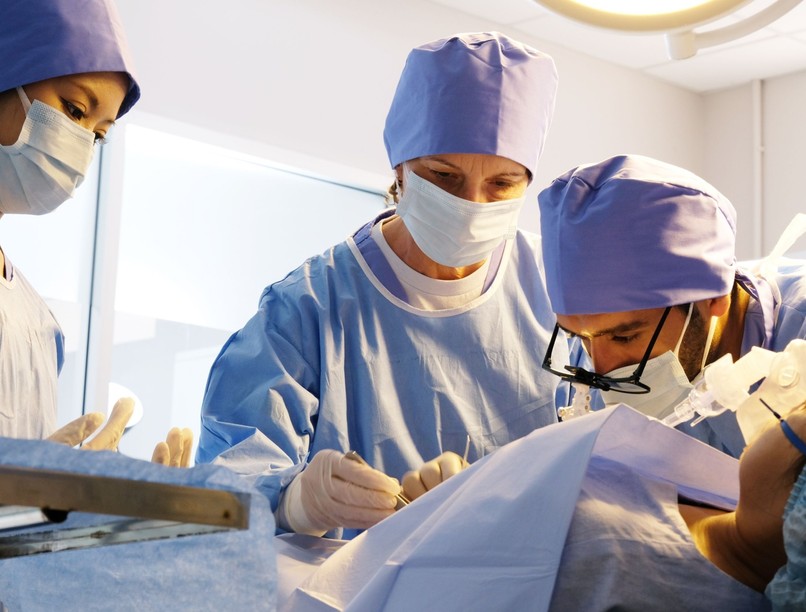 hírek ausztrál férfi titán szív