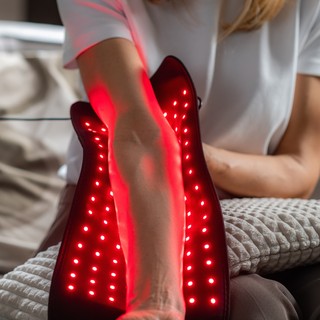 Mit tud valójában a vörös fényterápia, és mire jó a karon alkalmazva? című cikk nyitóképe