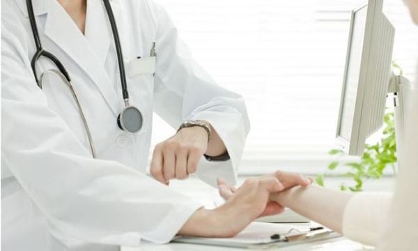 Hogyan diagnosztizál az orvos, és mit jelent az anamnézis? című cikk nyitóképe