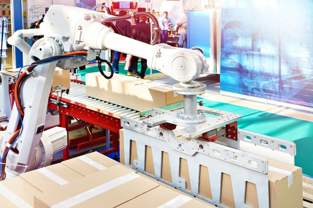 Halálra zúzott egy munkást az üzemi robot: nem tudott különbséget tenni ember és egy doboz zöldség között