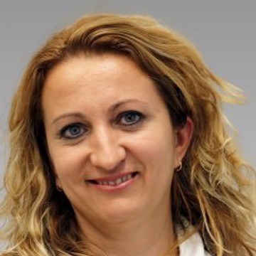 Dr. Petróczy Natália