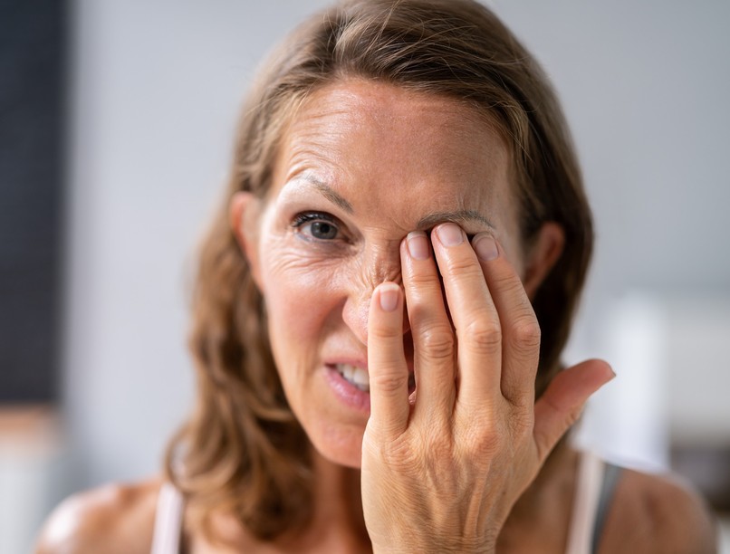 Ingadozó, vérnyomás magas szemfájdalom