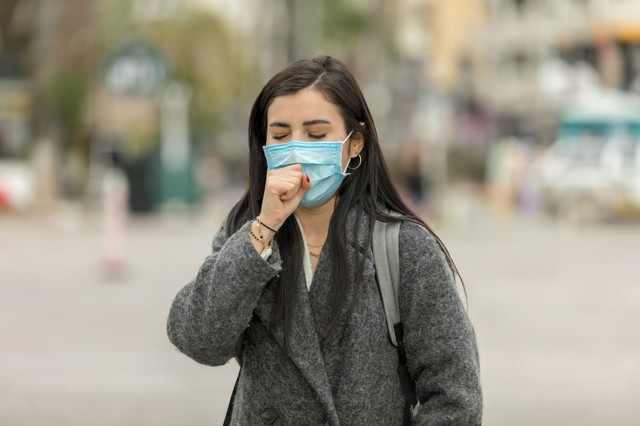 Koronavírus vagy COPD? Mindkettő jelezhet köhögéssel, nehézlégzéssel!