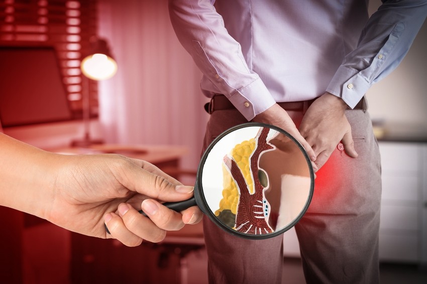 A végbéltáji viszketés a végbelet, illetve annak közvetlen környékét érinti. A kellemetlen tünetek a legtöbbször este, éjjel, illetve székletürítés után jelentkeznek. A viszketés mellett a bőr kipirosodása, kisebesedése, illetve váladékozása is jellemző lehet.