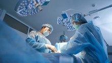 A kézbe vehető gerinc a legnehezebb műtéteknél segíthet a sebészeknek című cikk nyitóképe