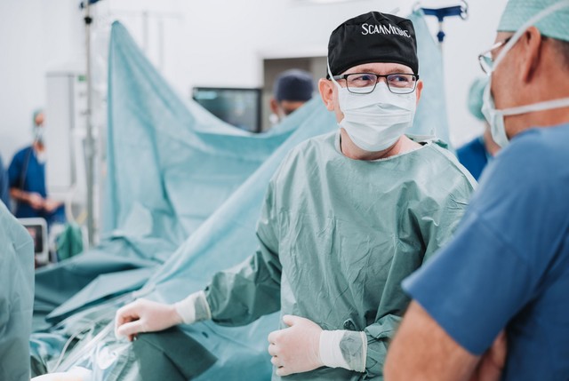 Sikeres volt az első CORI technológiával végzett robotnavigációs csípőprotézis műtét