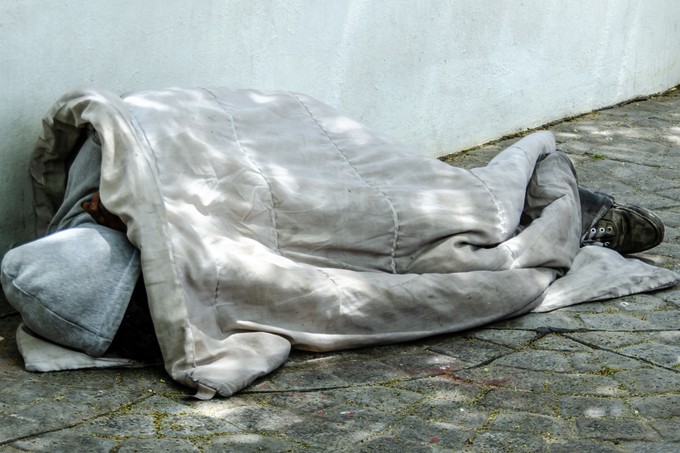 Ha segítségre szoruló embert lát az utcán ezt a számot hívhatja a nap 24 órájában című cikk nyitóképe