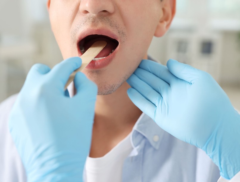 nyelvduzzanat jelek nyelven milyen betegségre utal