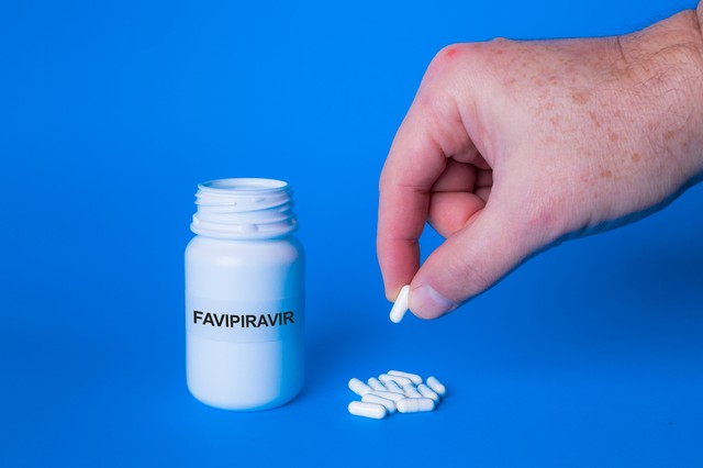 Életmentő a favipiravir: mától hétvégén is kiadható, COVID ambulanciákon is