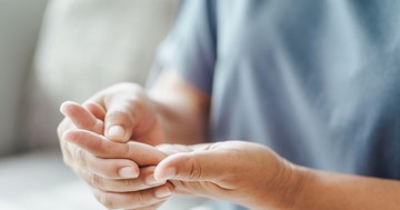 Ezektől a betegségektől fájhatnak folyton az ujjai 