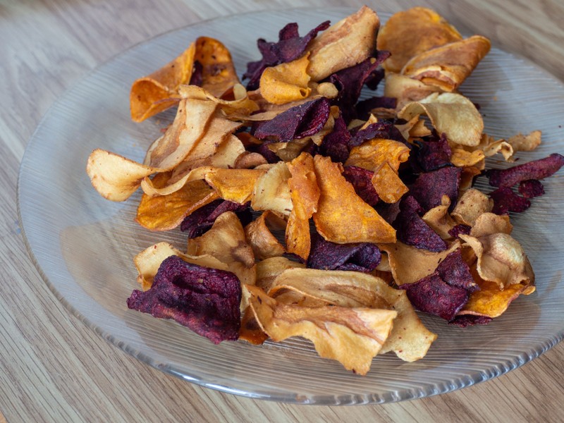 Rákkeltőek lehetnek az egészségesnek hitt zöldségchips-ek