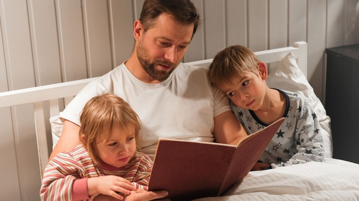 Amikor az apa jelen van – mégis hiányzik: mit jelent az „apaseb”, és milyen jelek utalhatnak rá?