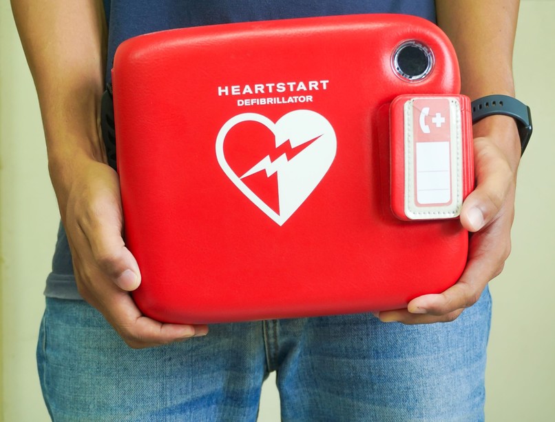 Budapest életmentés idegen metrómegálló defibrillátor