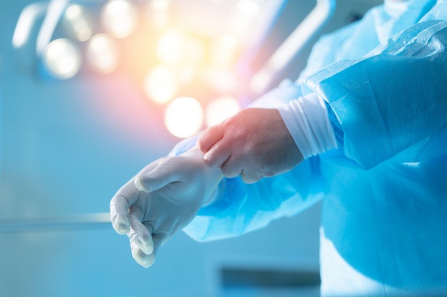 Elvégezték az első robotasszisztált gerincsebészeti műtétet Magyarországon