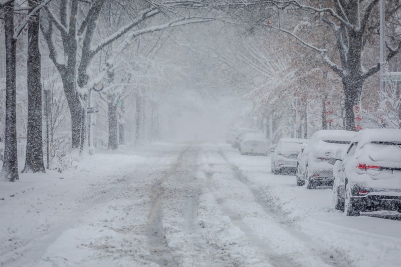 Készüljön: az ország délkeleti kétharmadán éjfélig 5-15 centiméternyi hó hullhat!