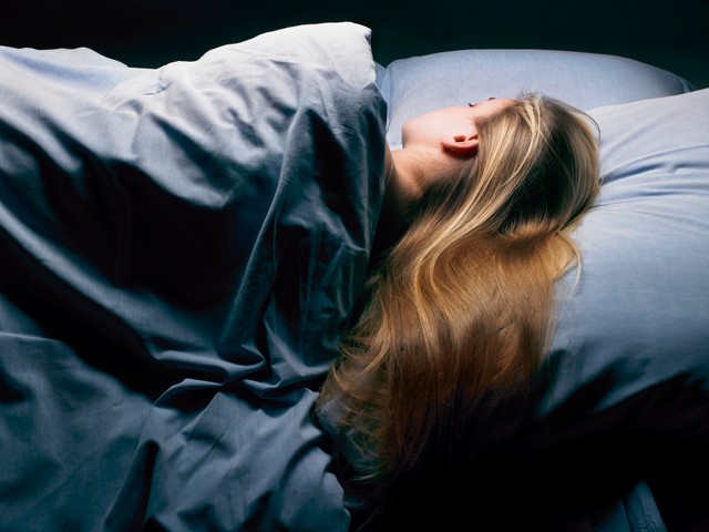 Hogyan égethetjük el alvás közben a legtöbb kalóriát?