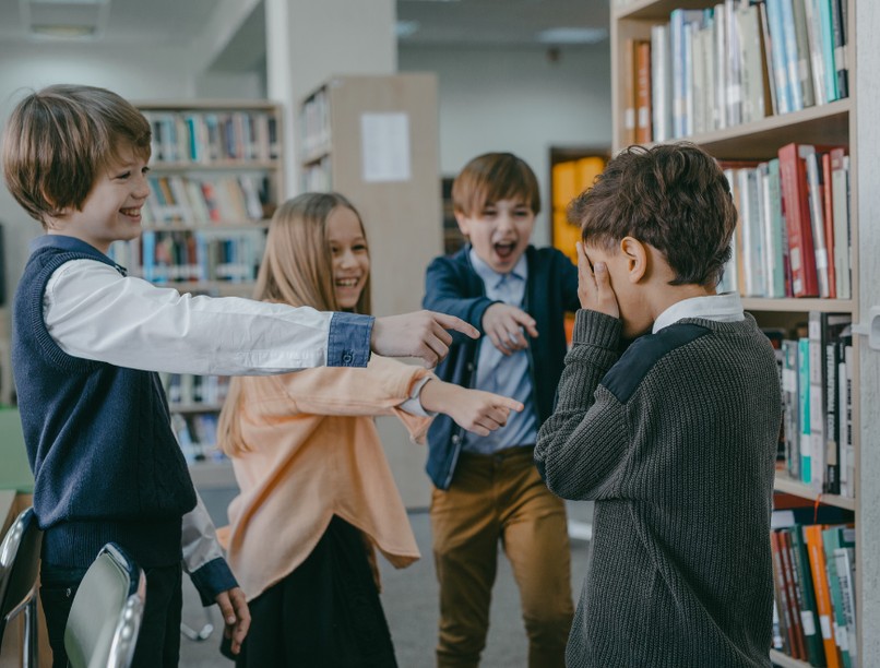 bullying, lelki terror. iskola, bántalmazás, gyerek