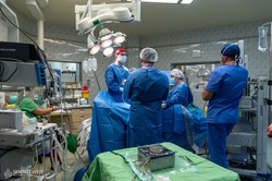 A Semmelweis Egyetem orvosai annak érdekében műtötték meg a 24 éves nőt, hogy a későbbiekben gyermeket vállalhasson.